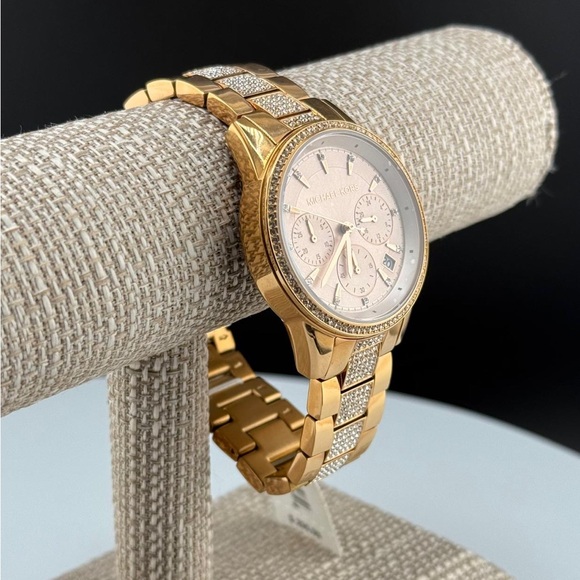 Michael Kors Rose Gold Women's Watch - Picture 1 of 12
